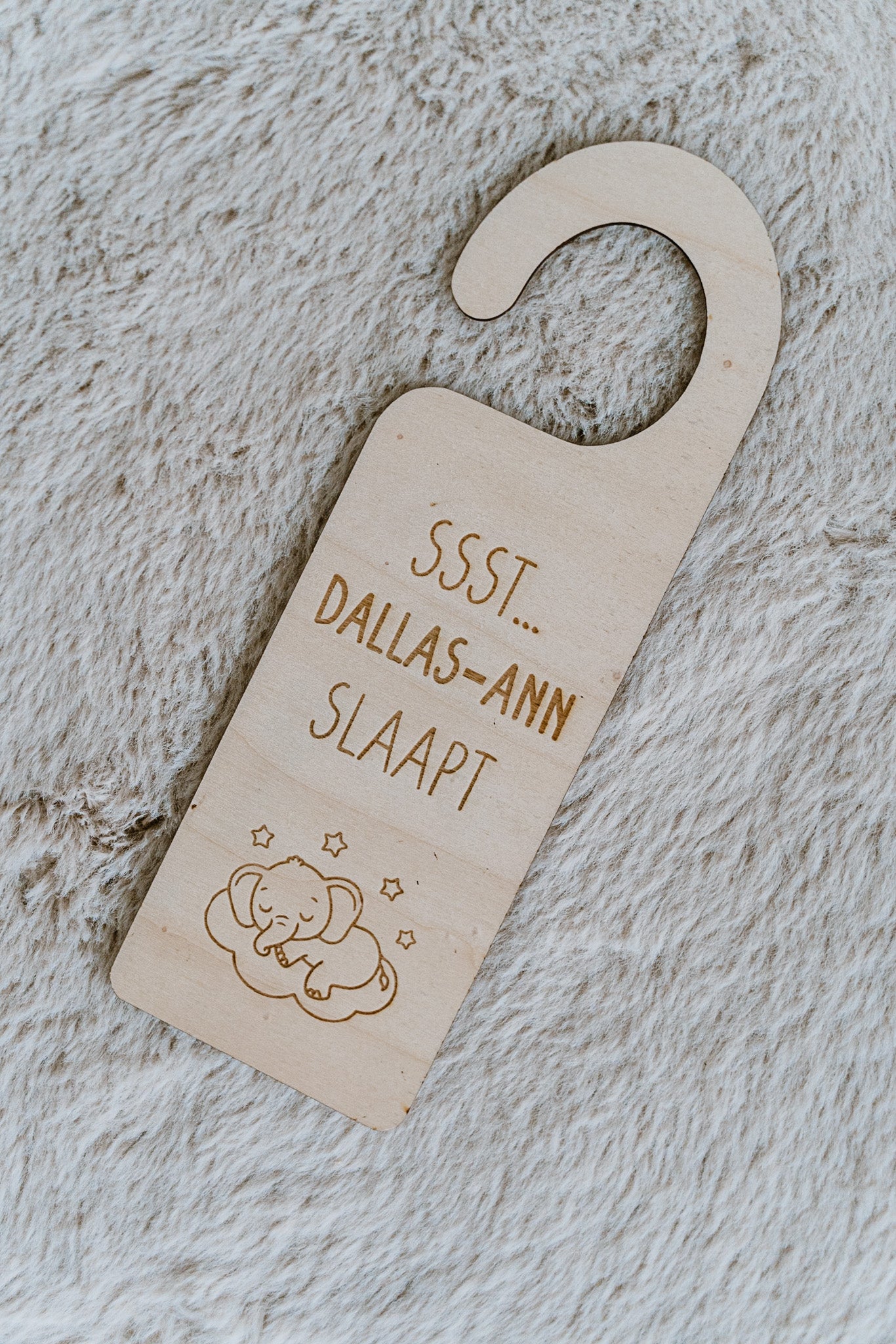 Houten deurhanger met naam