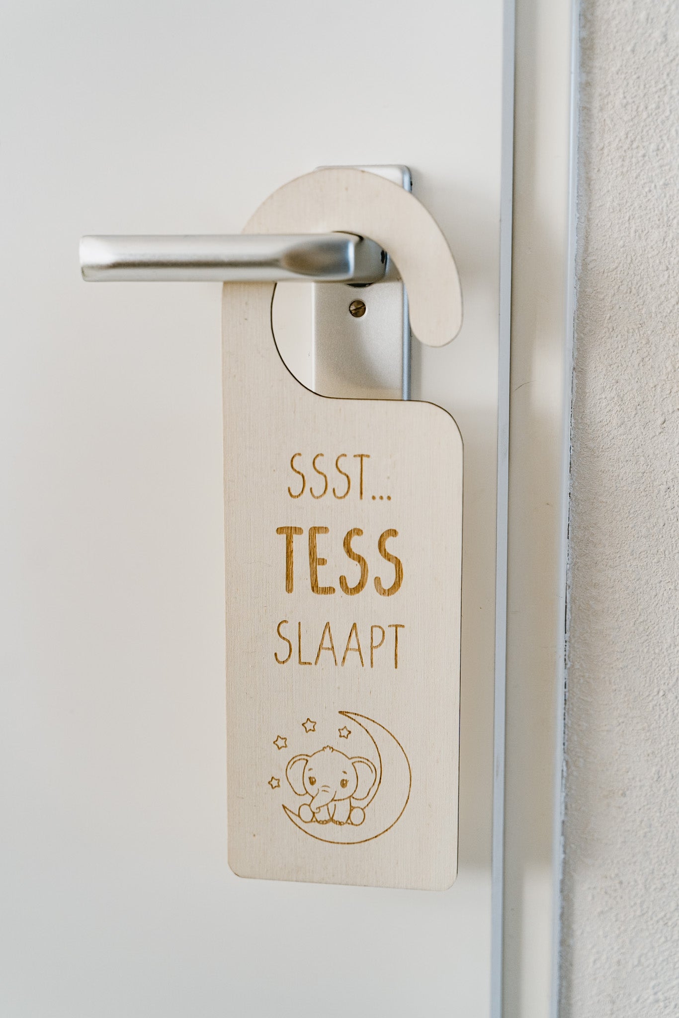 Houten deurhanger ssst ... slaapt
